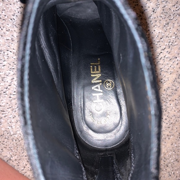 CHANEL women’s velvet booties Euro size 38 (US 8) - Picture 4 of 8